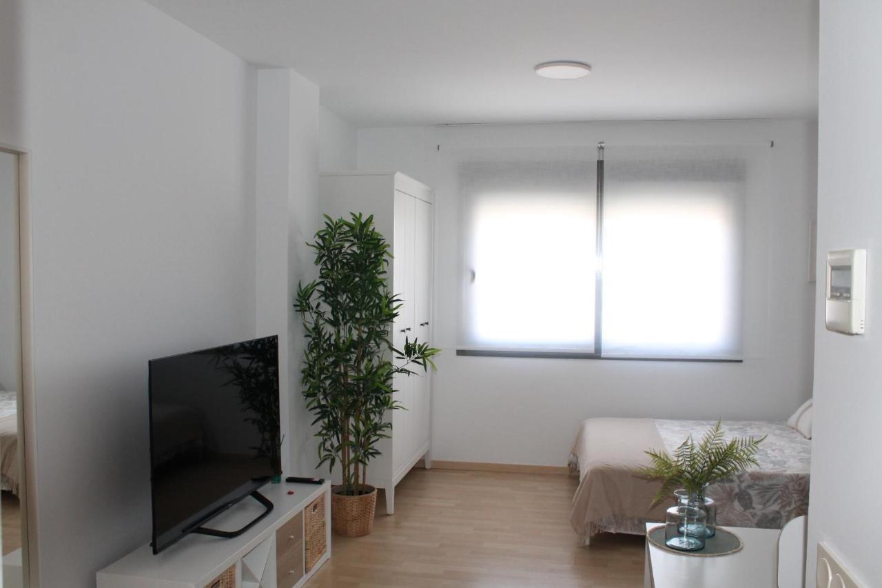 Paseo Maritimo Apartment Malaga Exterior photo