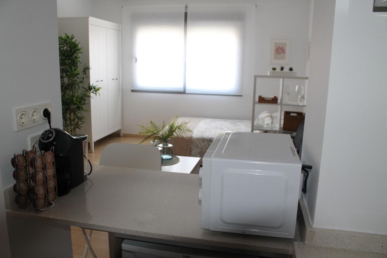 Paseo Maritimo Apartment Malaga Exterior photo